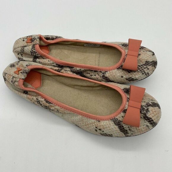 Butterfly Twists Womens Size 6/37 Slip On Ballet Flats Shoes Snakeskin Bow Coral - Picture 1 of 7